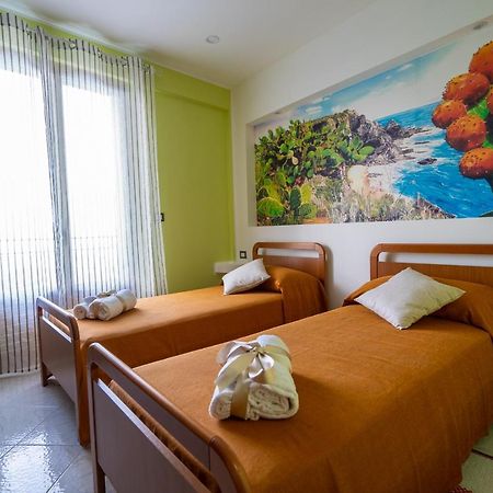 Casa Vacanze Dell'Angelo San Mauro Castelverde Εξωτερικό φωτογραφία